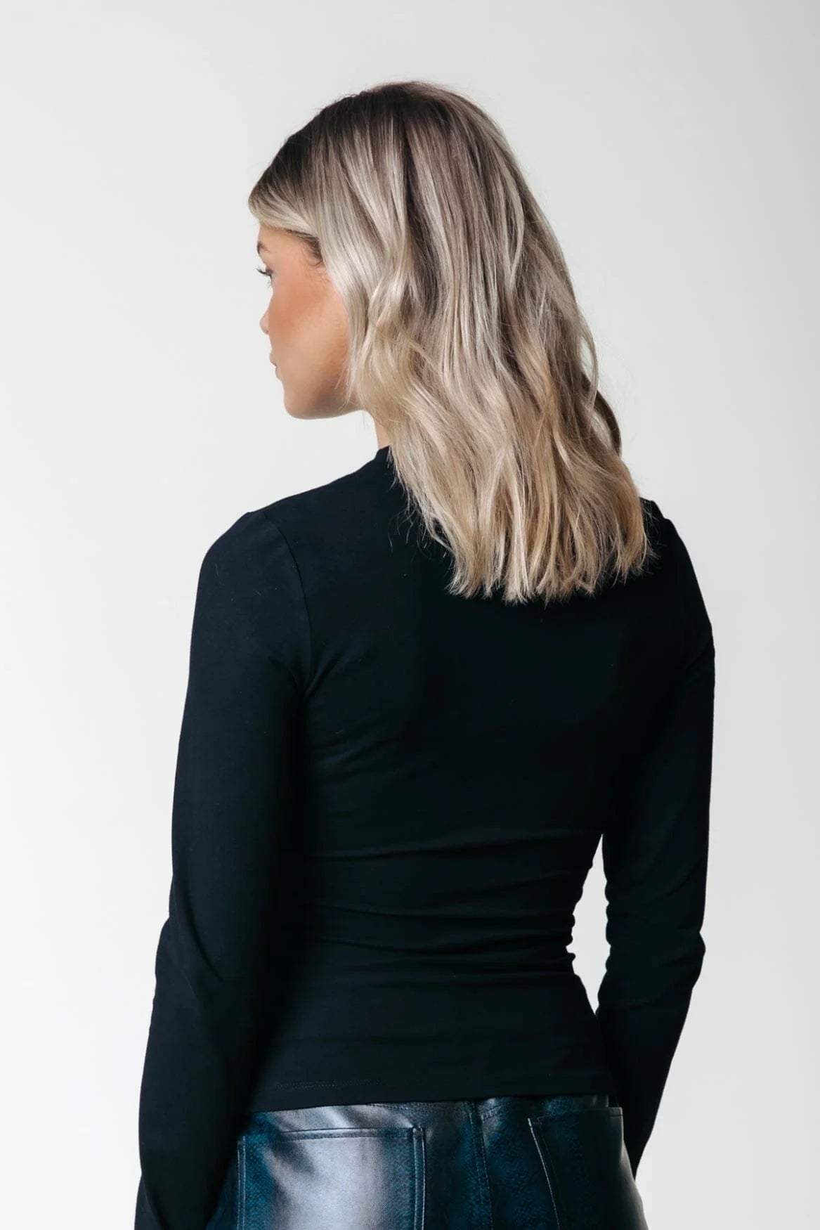 Colourful Rebel | Uni Fitted Longsleeve T-shirt - Black