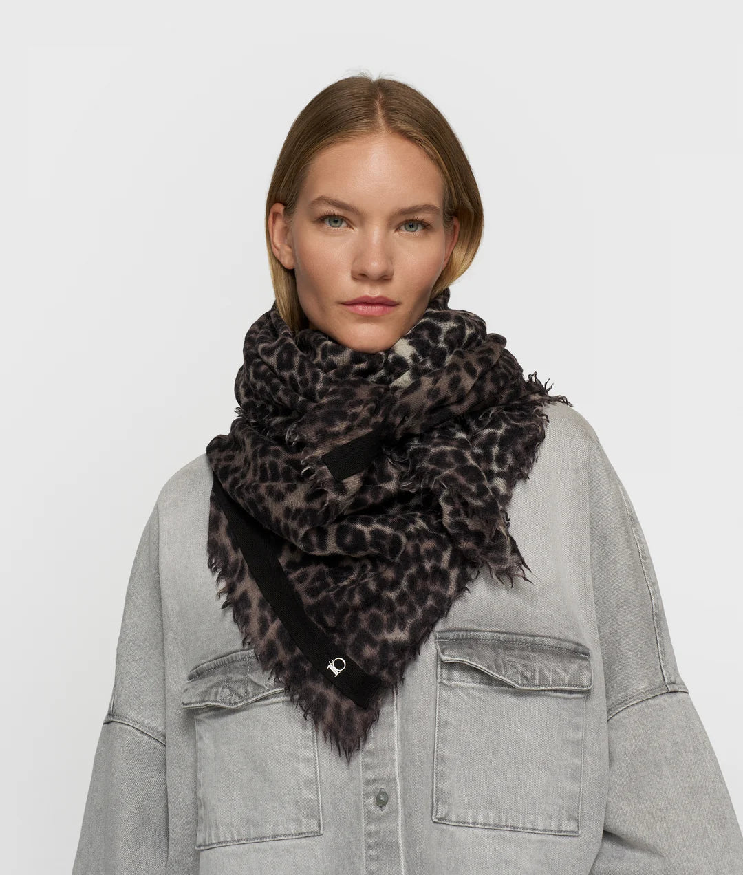10DAYS | Wool Scarf Leopard