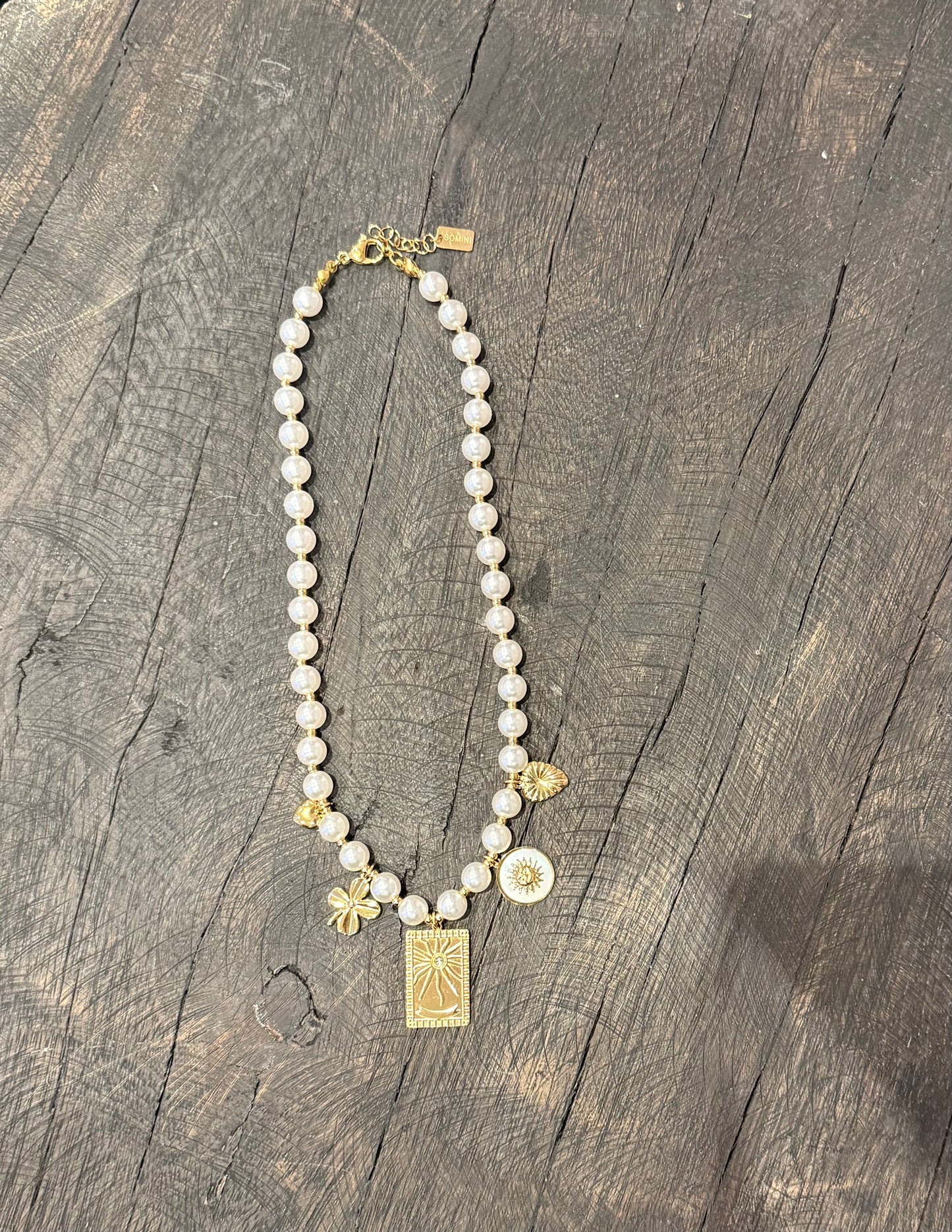 FÍ Sieraden | Parel Ketting - Gouden Hangers