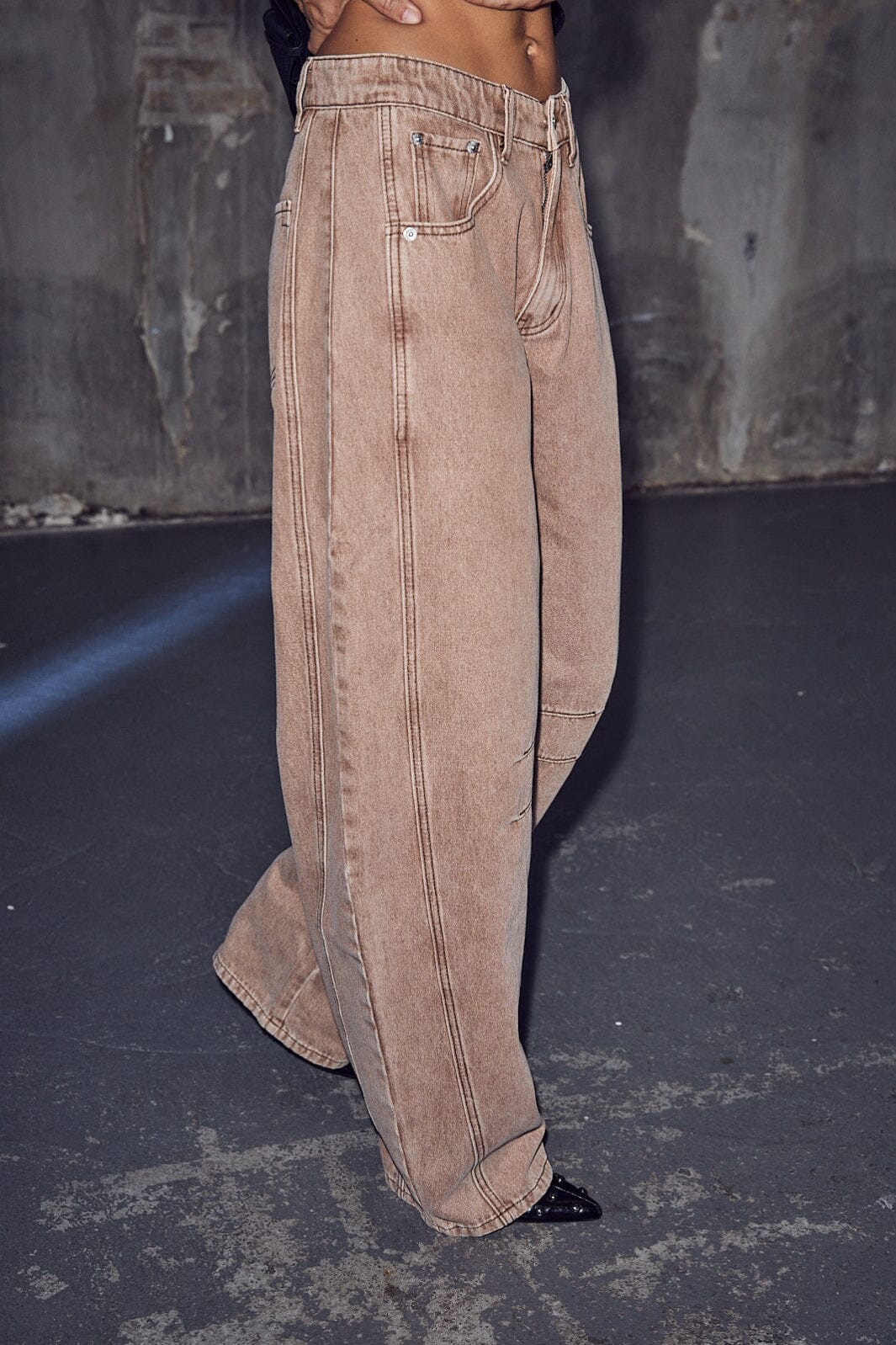 Haute L'amitié | Drew Barrel Panel Tall Jeans - Camel