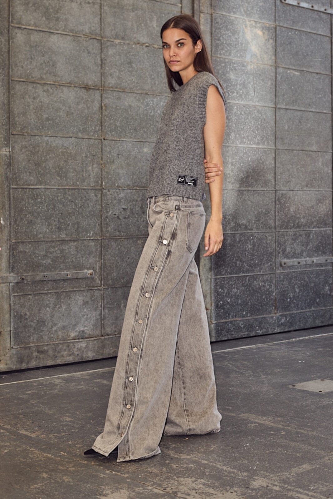 Haute L'Amitié | Side Panel Button Tall Jeans - Light Grey