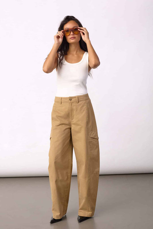 Co'Couture | EvelynCC Barrel Pant - Sand