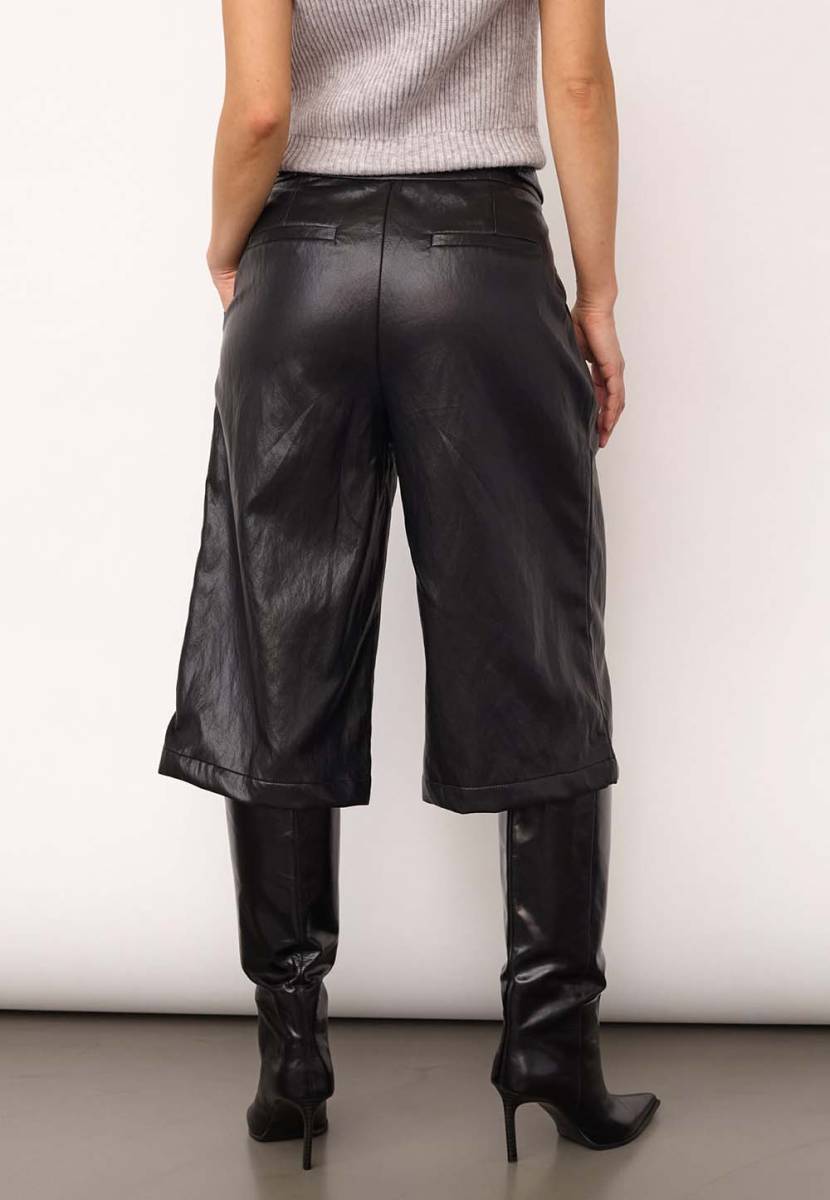 Co'Couture | GittCC Pleat Bermuda - Black (500405)