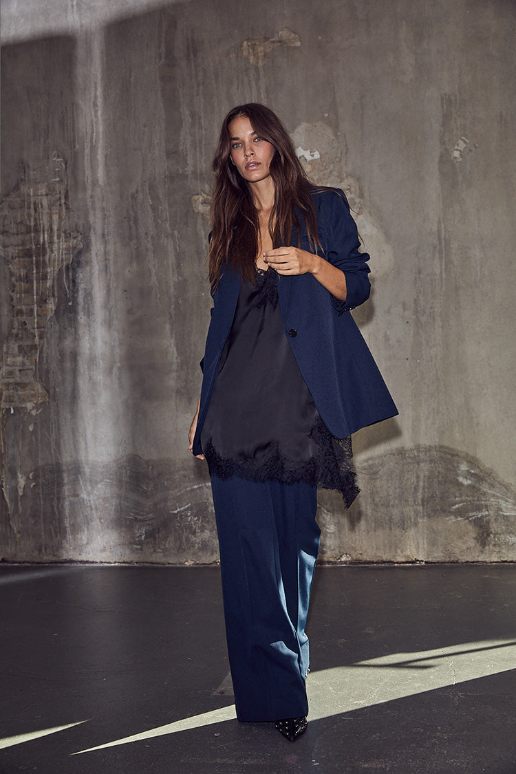 Haute l'Amitié | Premiere Oversize Triangle Blazer - Navy (HL10273)