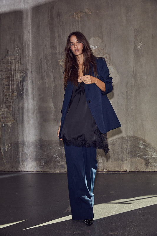 Haute l'Amitié | Premiere Oversize Triangle Blazer - Navy (HL10273)