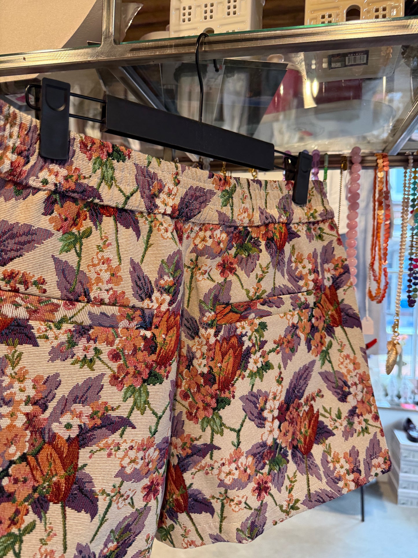 Colourful Rebel | Florance Floral Jacquard Short (WS317547) - Off White