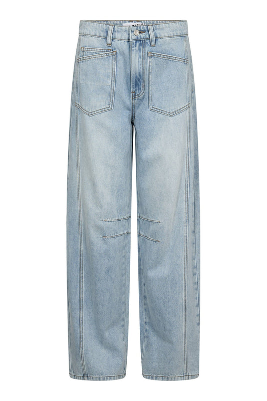 Haute L'amitié | Barrel Front Pocket Tall Jeans - Bleached Denim